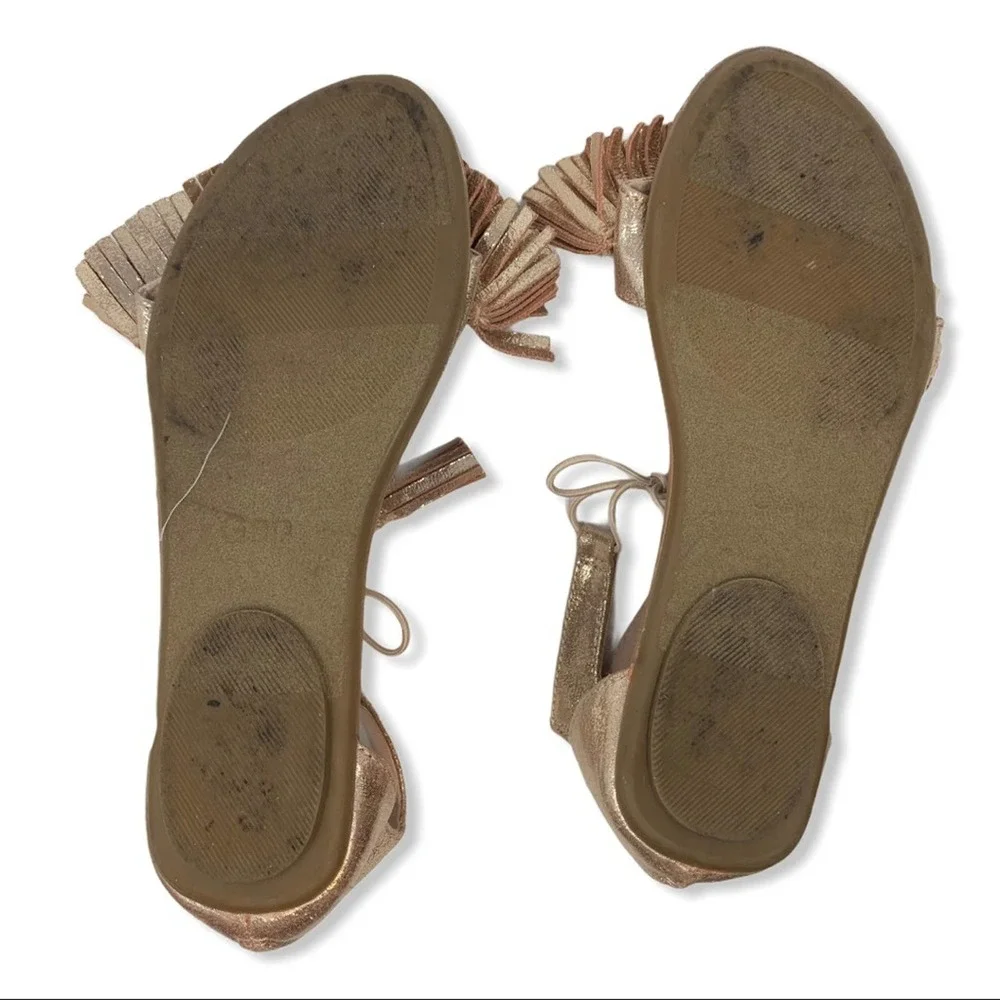 Gap gold shimmery boho fringe‎ sandal size 2